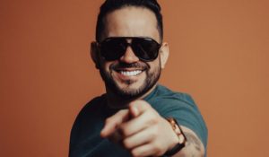 «Dónde está el amor» de Jhonder Morales ¡Se apodera del primer lugar de la cartelera!