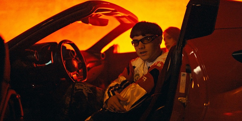 Joonti lanza su nuevo sencillo «Ferrari», una oda al amor prohibido al ritmo del reggaetón clásico