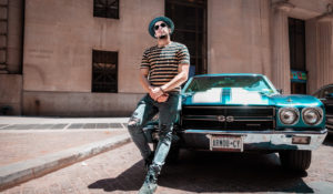 José Luis Velázquez, un artista que viaja con su música a través del tiempo