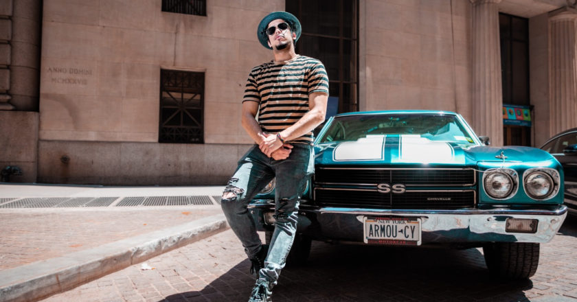 José Luis Velázquez, un artista que viaja con su música a través del tiempo