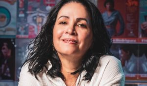 Elia Estévez (KARINA) ofrece un mensaje de esperanza en la nueva balada “El Señor Está Aquí”