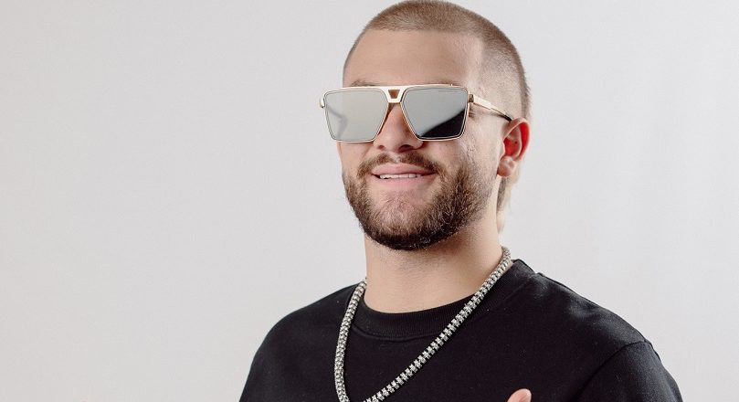 BLONDIAK estrena su nuevo sencillo “Esa Boquita”