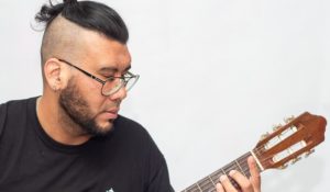 EL CANTANTE ALEJANDRO ORTEGA LANZA SU PRIMER LIBRO