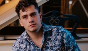 “Sold out” el nuevo trabajo que Nico Ruiz estrena a horas de su concierto sold out en el Teatro Oriente