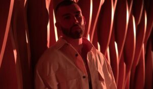 Manuel Turizo presenta su nueva balada «Dios te cuide»