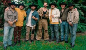Manuel Turizo y Grupo Frontera cantan “De lunes a lunes”