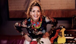 MIRELLA CESA presentando «Algoritmo» Una canción inspiradora que invita a vivir con autenticidad