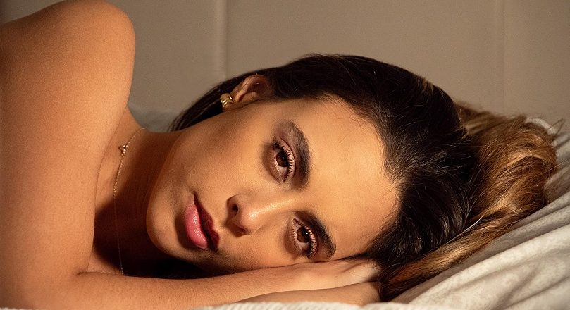 Katherine Coll estrena la segunda canción de su trilogía