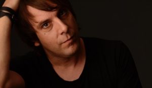 Desde Suiza, Nuel presenta ‘Never Give In’