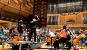 “Ganar el Grammy representa un compromiso inmenso con mi país y con El Sistema” Afirma el director de orquestas venezolano Ollantay Velásquez
