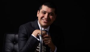 Pacho Flores debuta en el Hollywood Bowl con Gustavo Dudamel y la Filarmónica de Los Ángeles