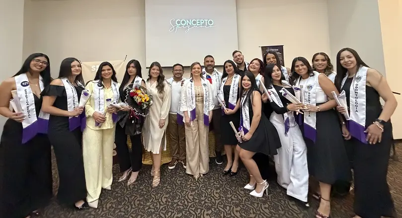 Egresa primera cohorte del Diplomado de Estética Dental bajo la premisa de transformar vidas a través de la sonrisa