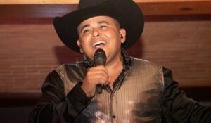 JC Rey lanzó oficialmente su producción discográfica «JC Rey El Toro» en un emocionante showcase