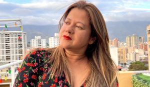 Tibisay Guerra presenta el tema “Ese mar” inspirado en el libro-disco Sonorámica