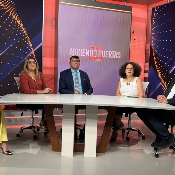 LA LIBERTAD DE EXPRESIÓN Y EJERCICIO DEL PERIODISMO FUERON ABORDADOS EN ABRIENDO PUERTAS POR VENEVISION®