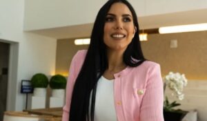 Valentina Martínez prepara libro para empoderar a mujeres