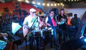 GERARDO ROSALES SE TRAJO EN LA MALETA “LA VINTAGE”