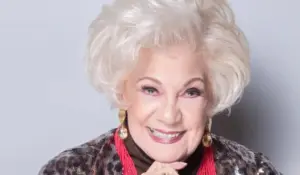 La Primerísima Mirla Castellanos disfruta 46 años después el gran éxito de su tema «Maldito Amor»