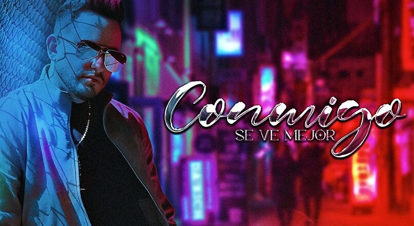 YC Bodib le canta a la mujer en “Conmigo se ve mejor”