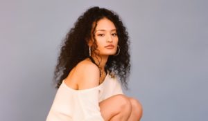 Yancyabril debuta en la escena musical con “Solita”