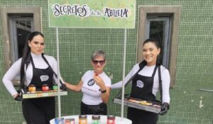 Más de 150 abuelos participaron en clase de danza fitness y yoga en Chacao