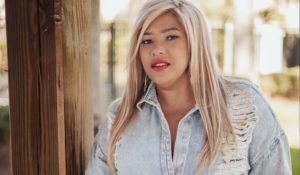 Alexandra Queen pasa la página con la bachata «Ya Fuiste»