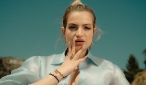 »Ibiza»: El Nuevo Sencillo de Angel Bleu que Captura la Magia del Verano