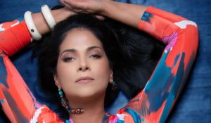 Annaé Torrealba está de vuelta con «Llover y Esperar»