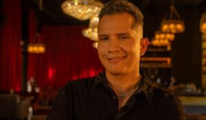 Anthony López presenta el sencillo «Señora»: un homenaje a la música tropical y a su legado familiar