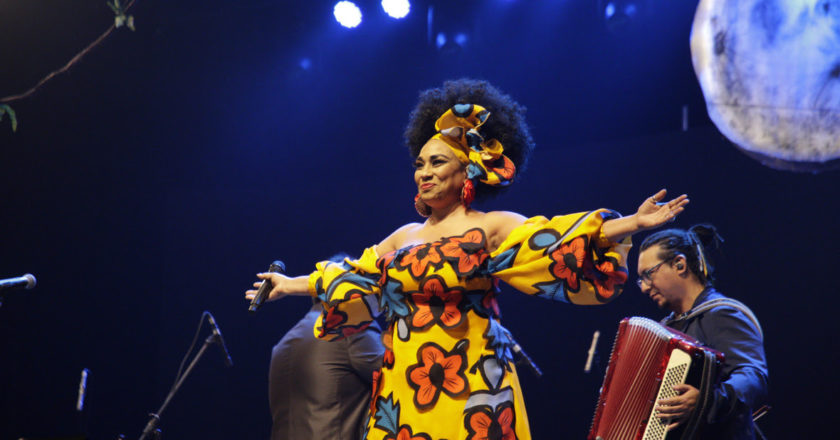 Aymée Nuviola brilla junto a Tierra Adentro en Paraguay