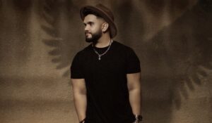 Daniel Enrique lanza su primer álbum discográfico «Ahora Me Toca a Mí»