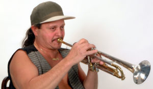 David Cedeño y su orquesta presentan «Merry Christmas Darling»