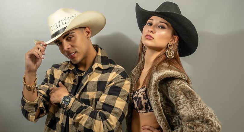 DYSAM Y SASHA AYA lanzan ‘DE MALAS’: Una fusión de despecho y reggaetón