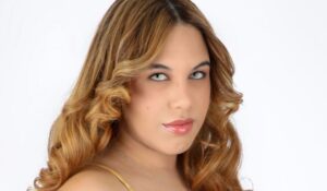 Emmy Luv estrena el sencillo musical «Para Siempre»