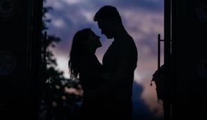 Fernandito Rentas estrena “Depende De Ti”, una canción de amor con el sello de Robert Requena