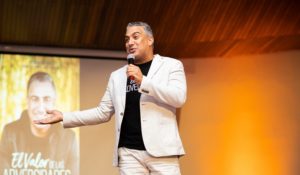 Francisco Vásquez comienza ciclo de conferencias en su ciudad natal