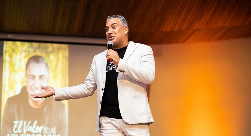 Francisco Vásquez comienza ciclo de conferencias en su ciudad natal