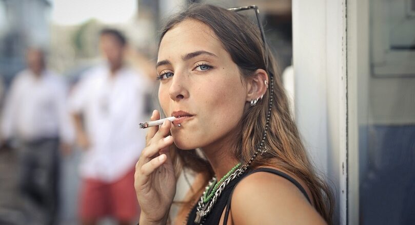 Especialistas advierten: Fumar debilita defensas contra la neumonía