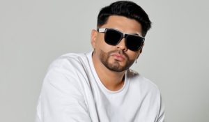 GIOVA TORO regresa con su esencia original, dándole un nuevo sonido al gran éxito ’Busca Un Confidente’