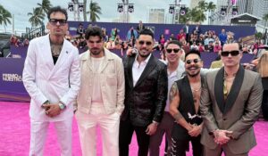 Jonathan Moly brilló en la 37va edición de Premio Lo Nuestro