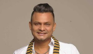 Henry Benavides lanza su álbum «Por Cuenta Propia»