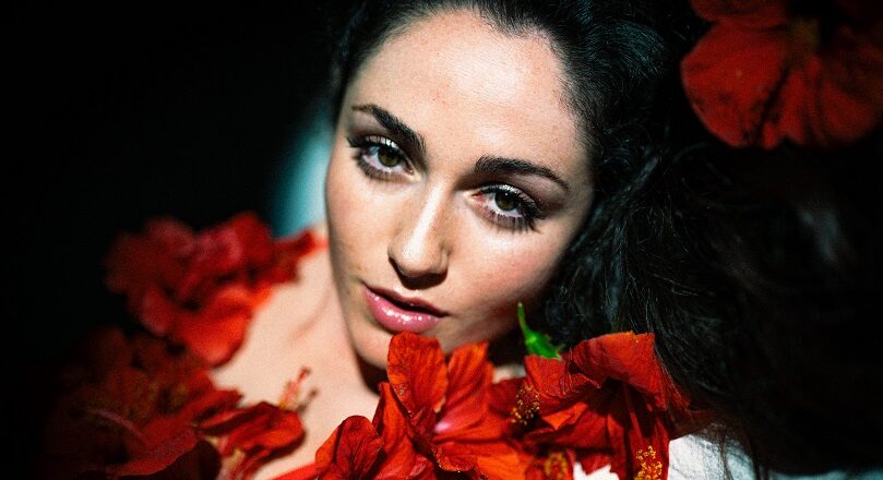 Caluu C. la artista española que hace templar las islas con su nuevo EP «BOXXXITO»