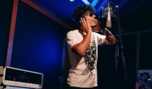 SANTA ANA PRESENTA SU NUEVO SINGLE PROMOCIONAL“POCAHONTAS”