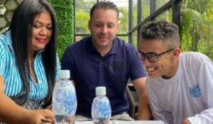 Franwil Basulto firma con “Agua Fiel”