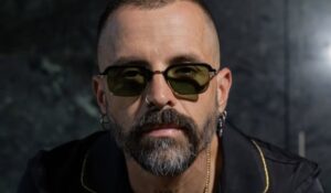 MIKE BAHÍA ANUNCIA SU ESPERADO TOUR MUNDIAL “SURF ‘N SALSA”