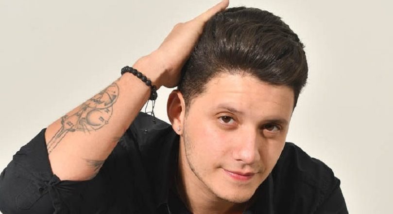 El cantautor José David se prepara para concierto en Valencia