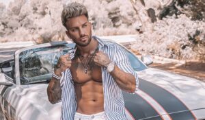 EL ESPAÑOL CRISTIAN DEL VALLE ESTRENA “AYER TE VÍ” EN SU DEBUT COMO SOLISTA