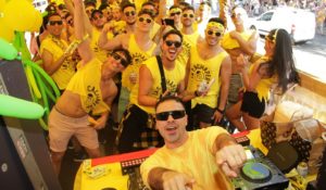 DJ JONATHAN RANGEL PONE A BAILAR A LOS EUROPEOS