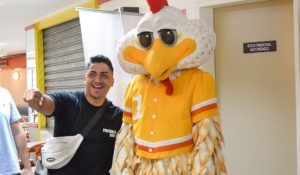 Arturo’s lanza nuevos nuggets de pollo y amplía su menú para atraer a más consumidores