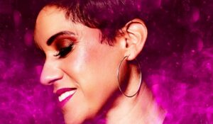 Izis La Enfermera De La Salsa lanza su nuevo álbum “A Mi Manera”